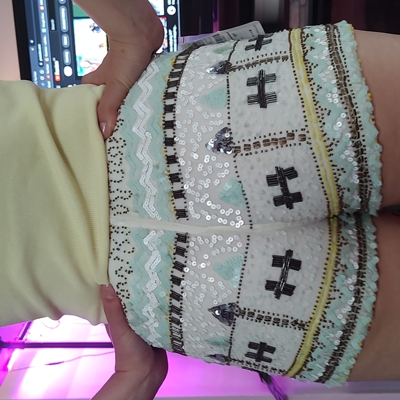 Zara Summer Shorts - Picture 2 of 3